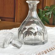 Cut glass liqueur carafe with flat sides, signed Baccarat.
