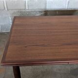 Scandinavian table with extensions