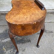 Console bureau de dame haricot en ronce de noyer début 20ème