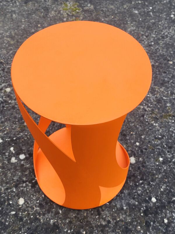 Tabouret Tam Jan, Isis WM