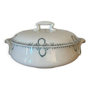 Old soup tureen, Saint-Amand