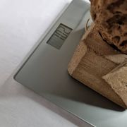 Sculptural lamp in openwork mineral concretion, brutalist style – 42 cm