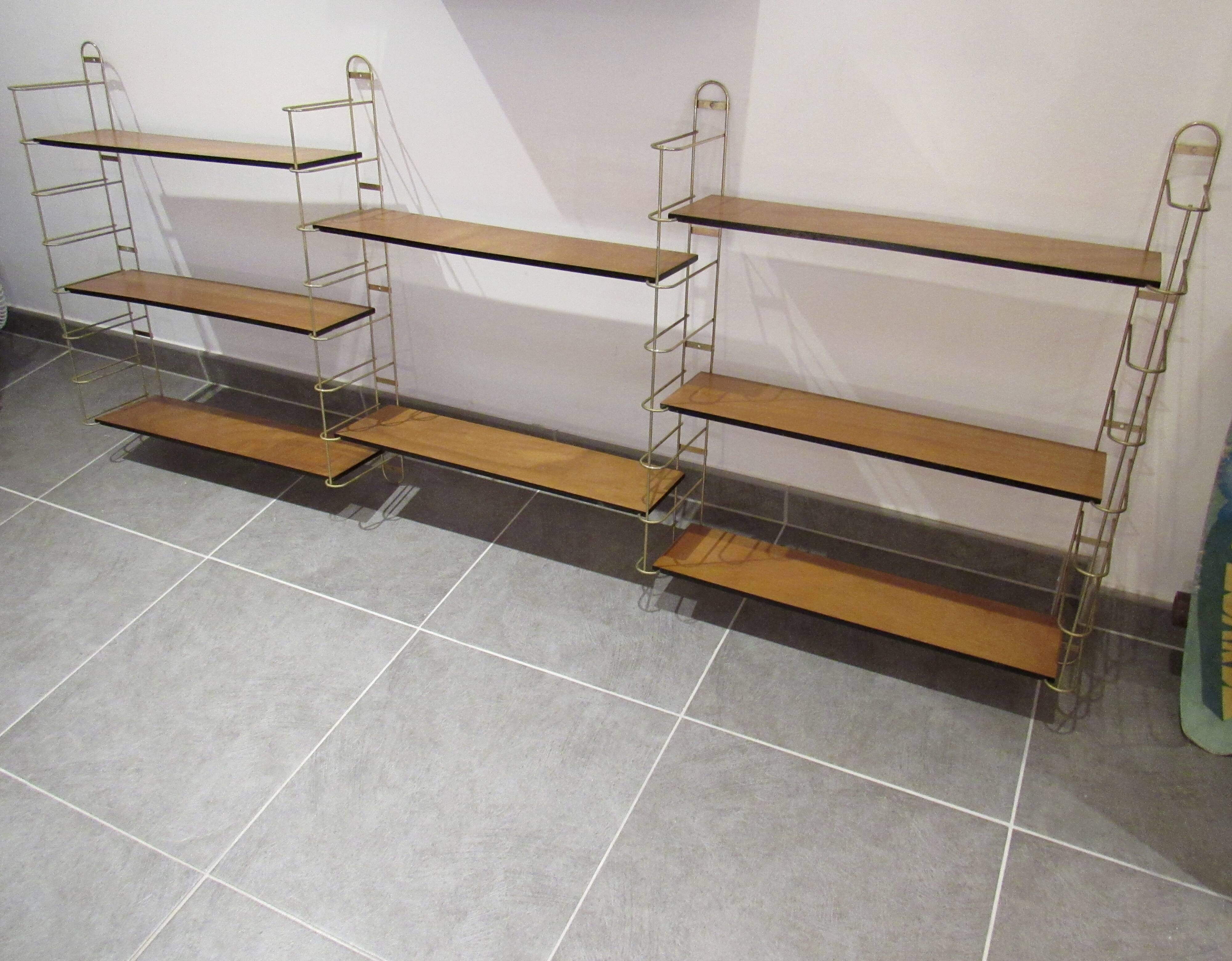 Etagère murale modulable en métal doré et bois