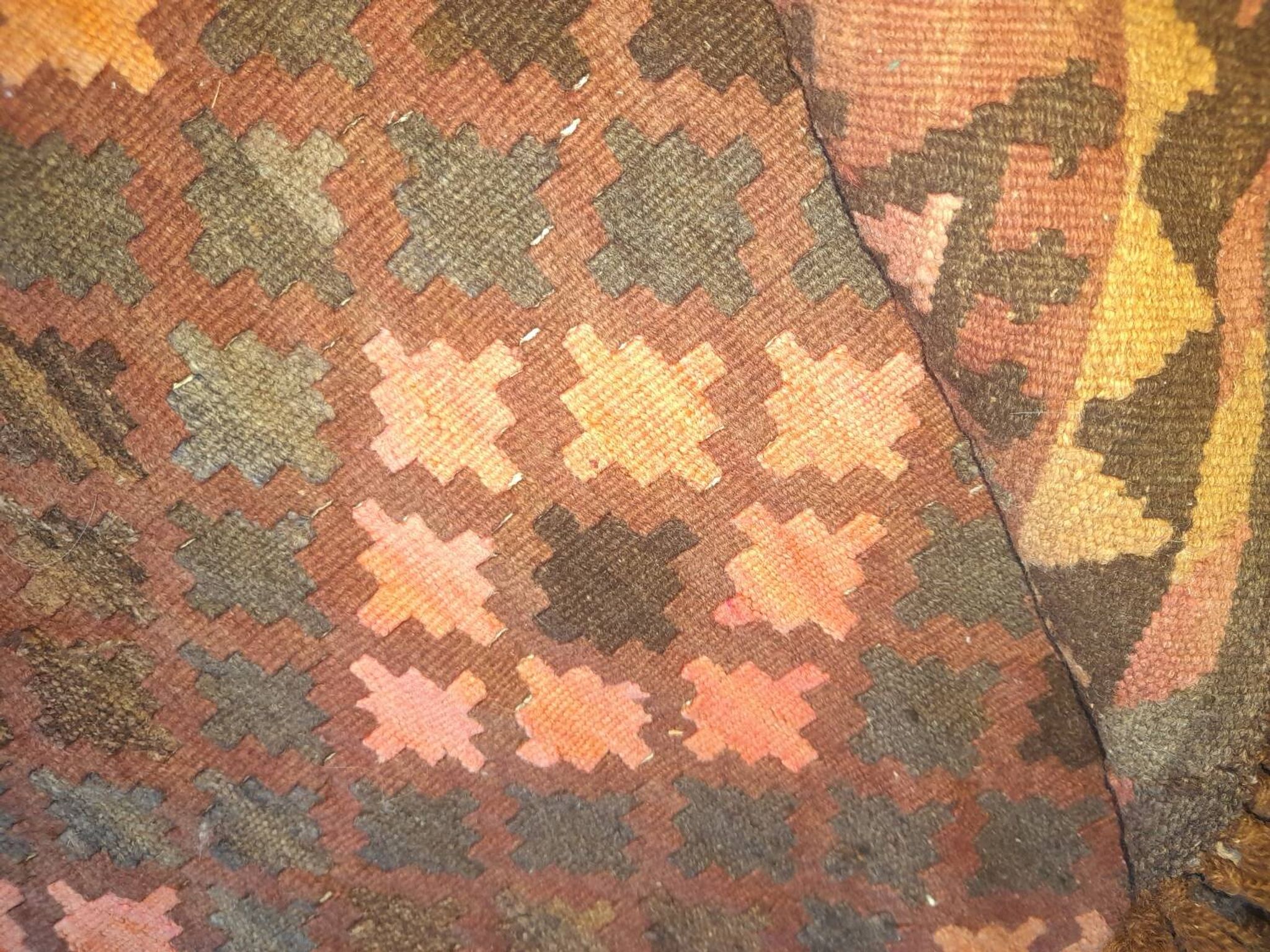 Vintage Anatolian kilim rug 170x96 cm made of natural wools.