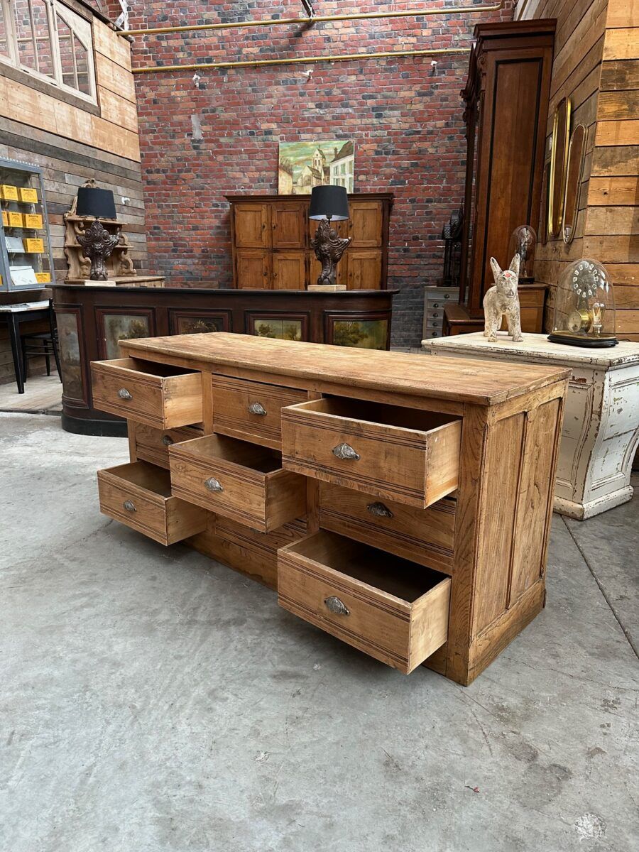 Trading counter early 20th century