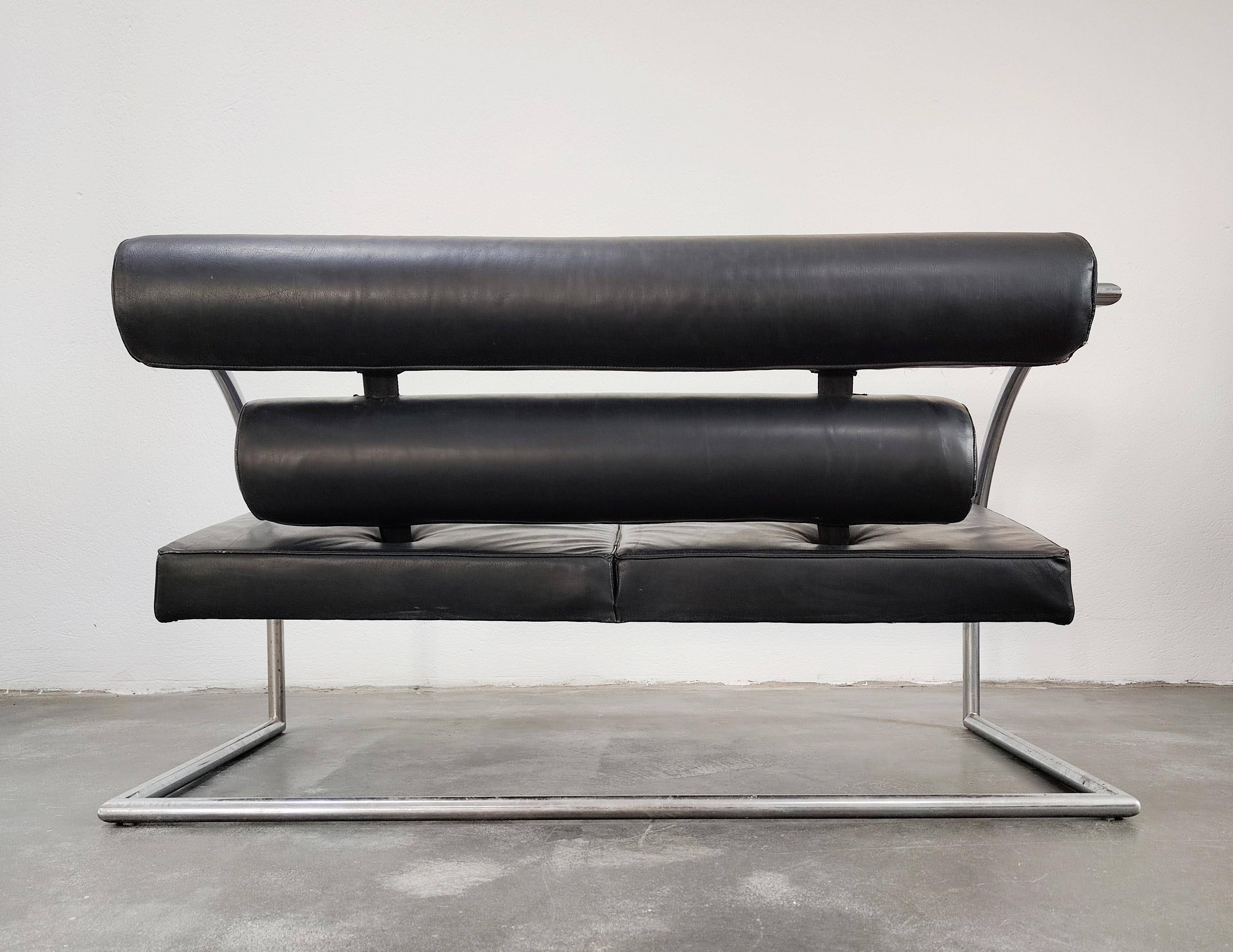 Canapé deux places cuir style Bauhaus Suisse 1970s