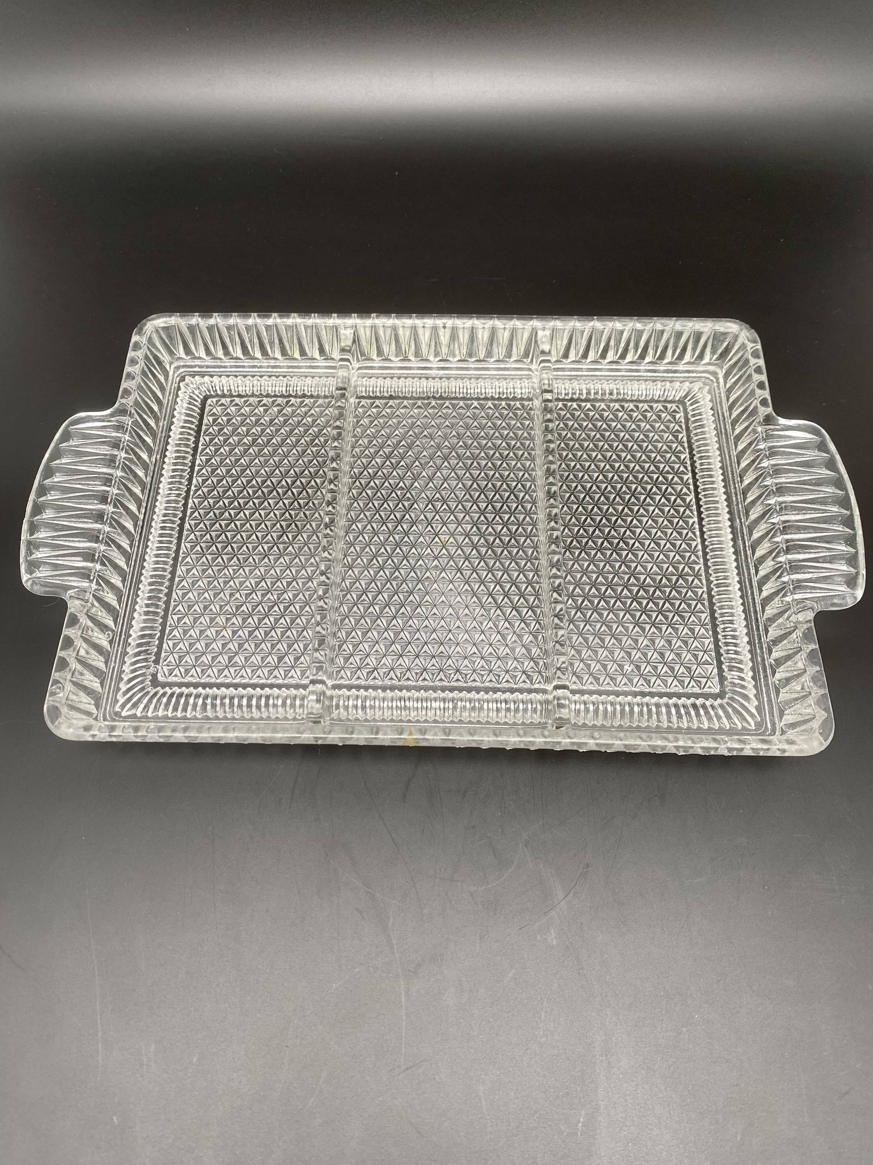 Serving dish and glass compartmentalized presentation