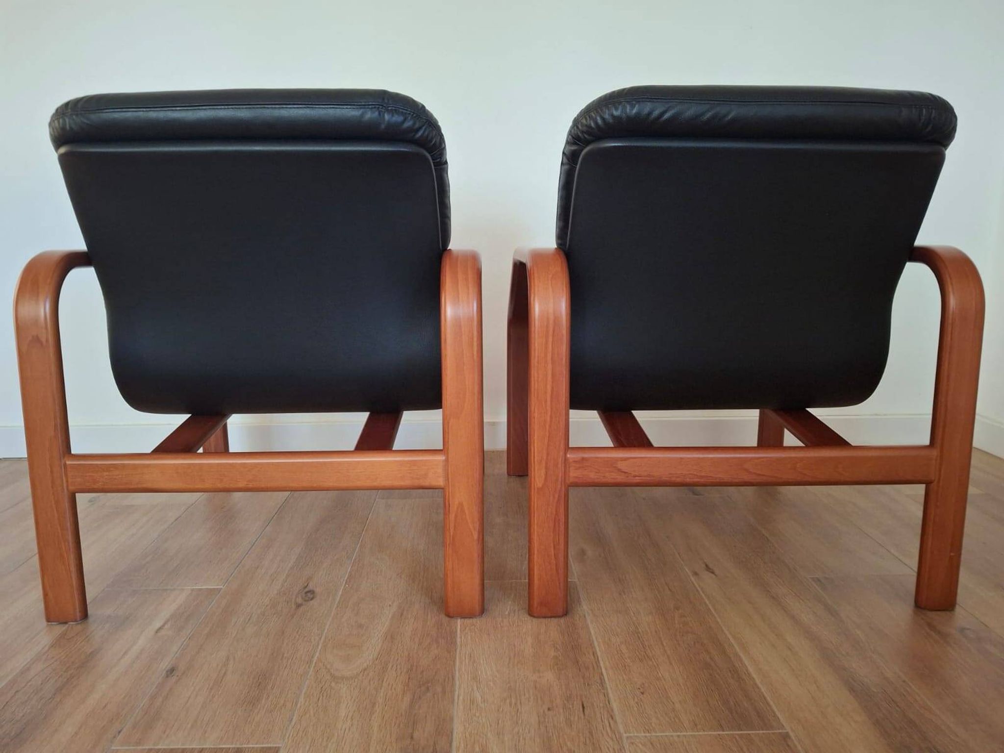Paire de fauteuils Italie années 90