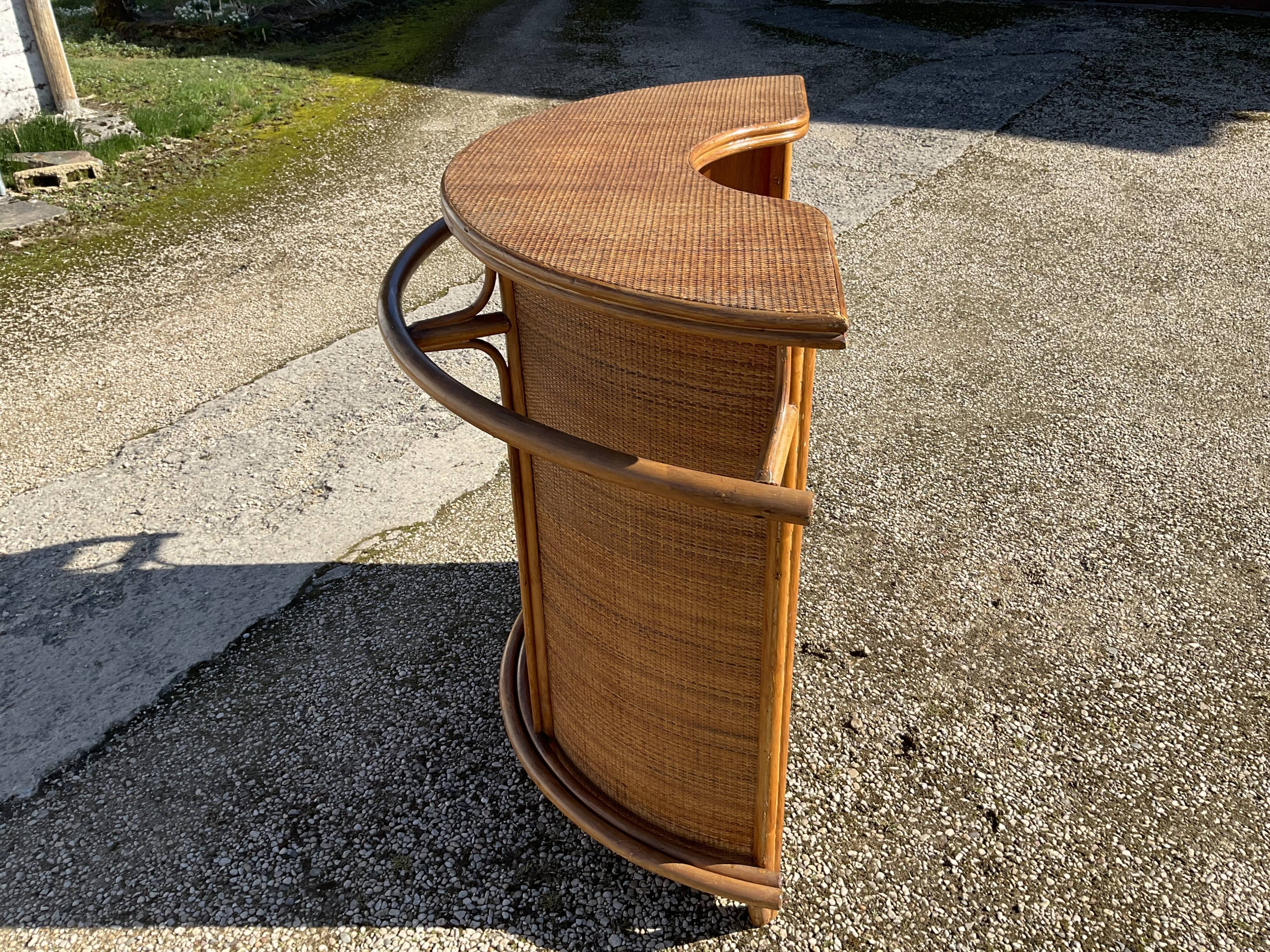 Rattan bar