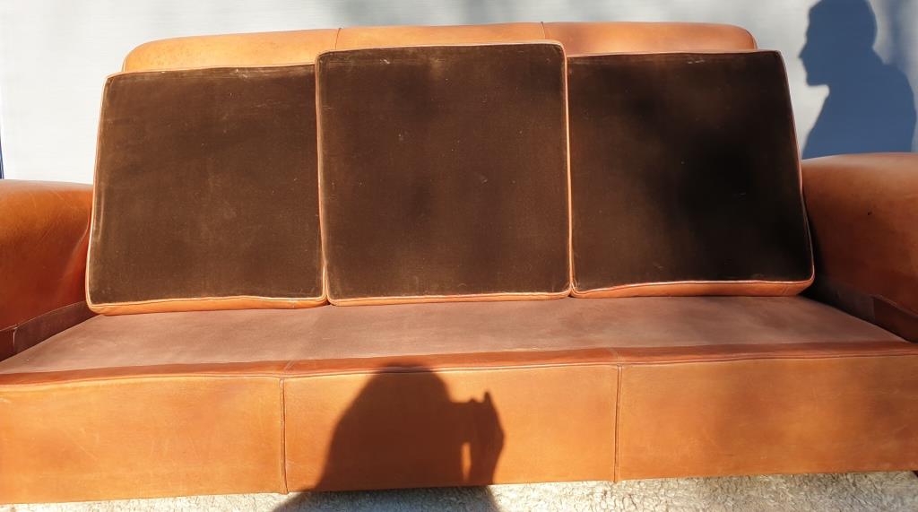 Sofa club leather 3 places buttoned back finish studded and velvet