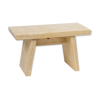 Japanese stool in solid pine of the Landes