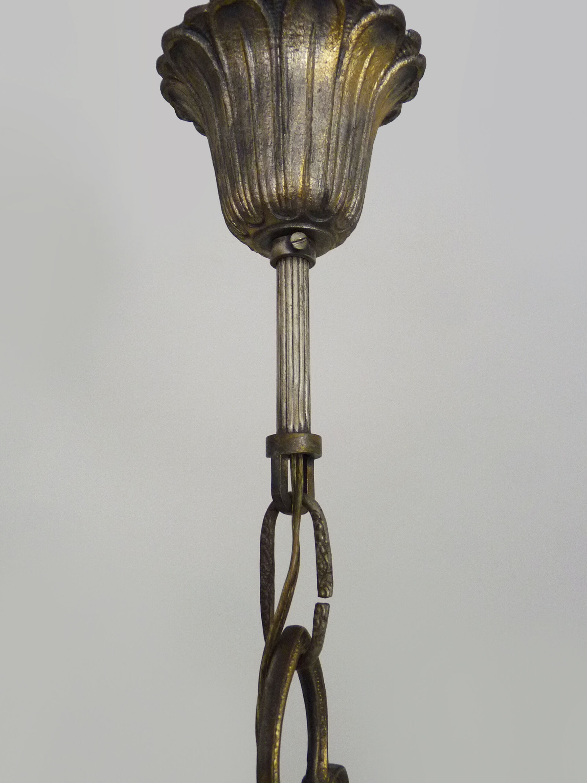 Old chandelier in bronze or silver brass, 4 lights, crystal grapevines. Year 60 70