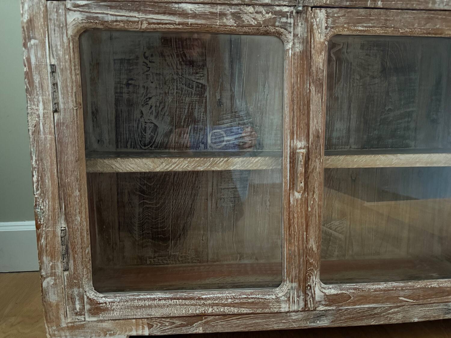 Vitrine ancienne birmane en teck