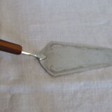 Bakelite handle pie shovel