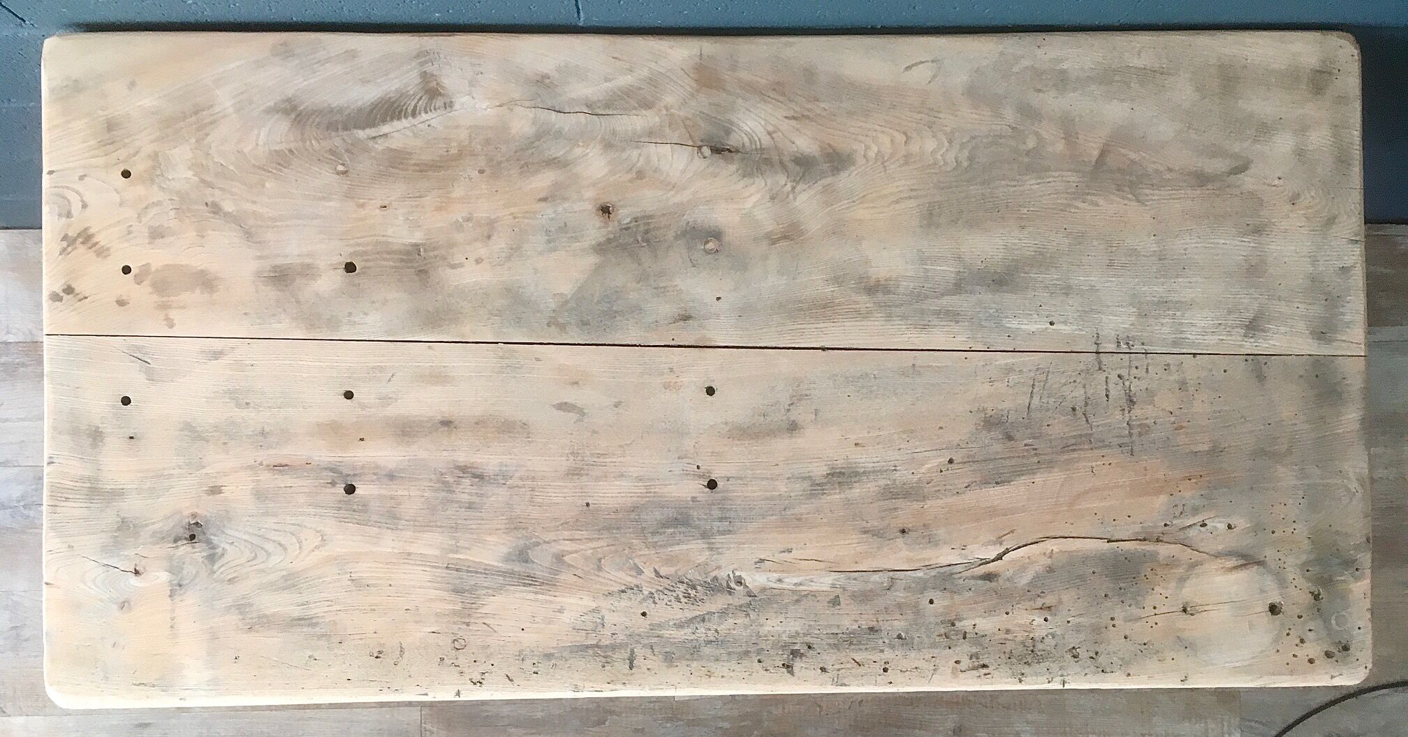 Workbench made of light wood