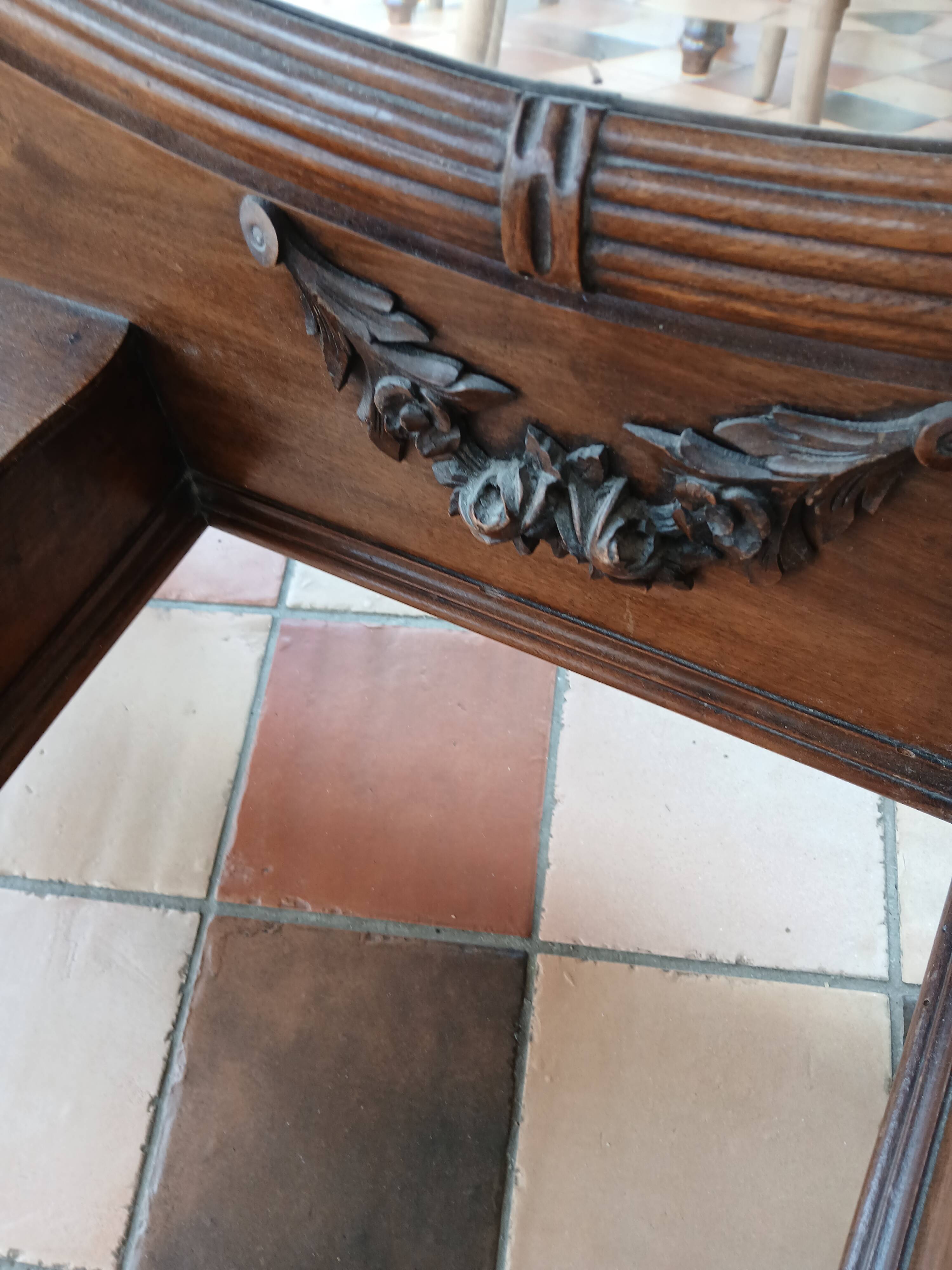 Antique chest of drawers