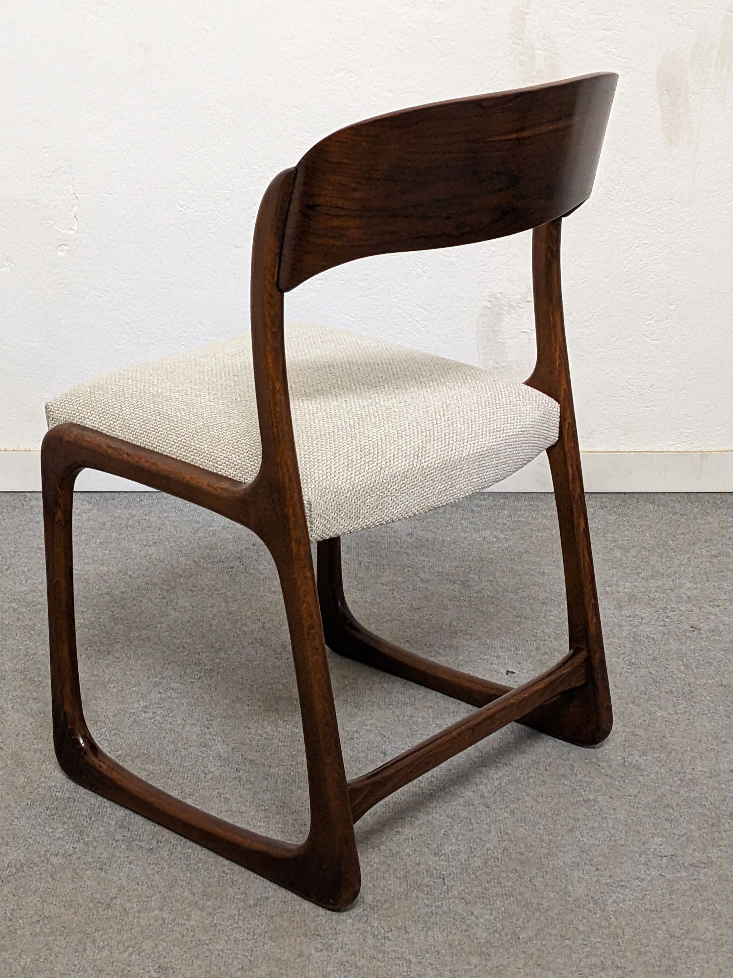 Series of 4 Baumann sled chairs from the 60-70s