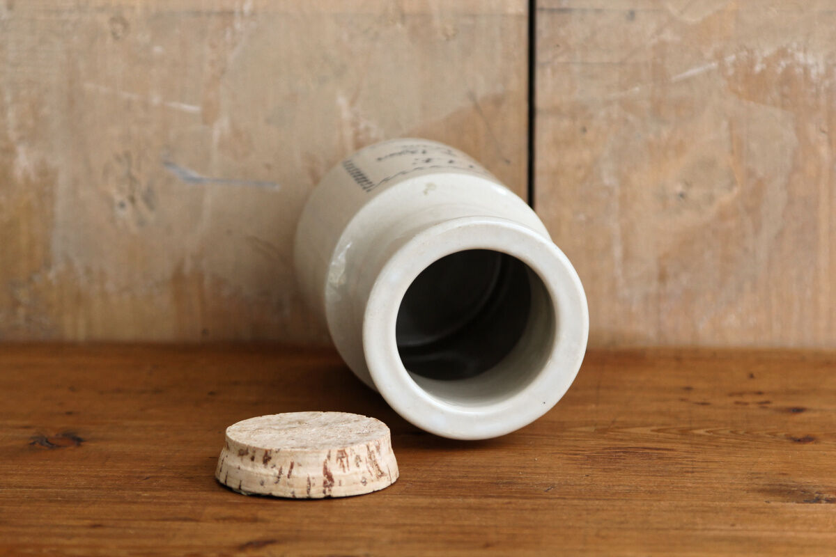 Old mustard pot Mesh sandstone