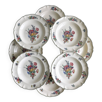 8 earthenware soup plates decorated with floral motifs, Villeroy & Boch.