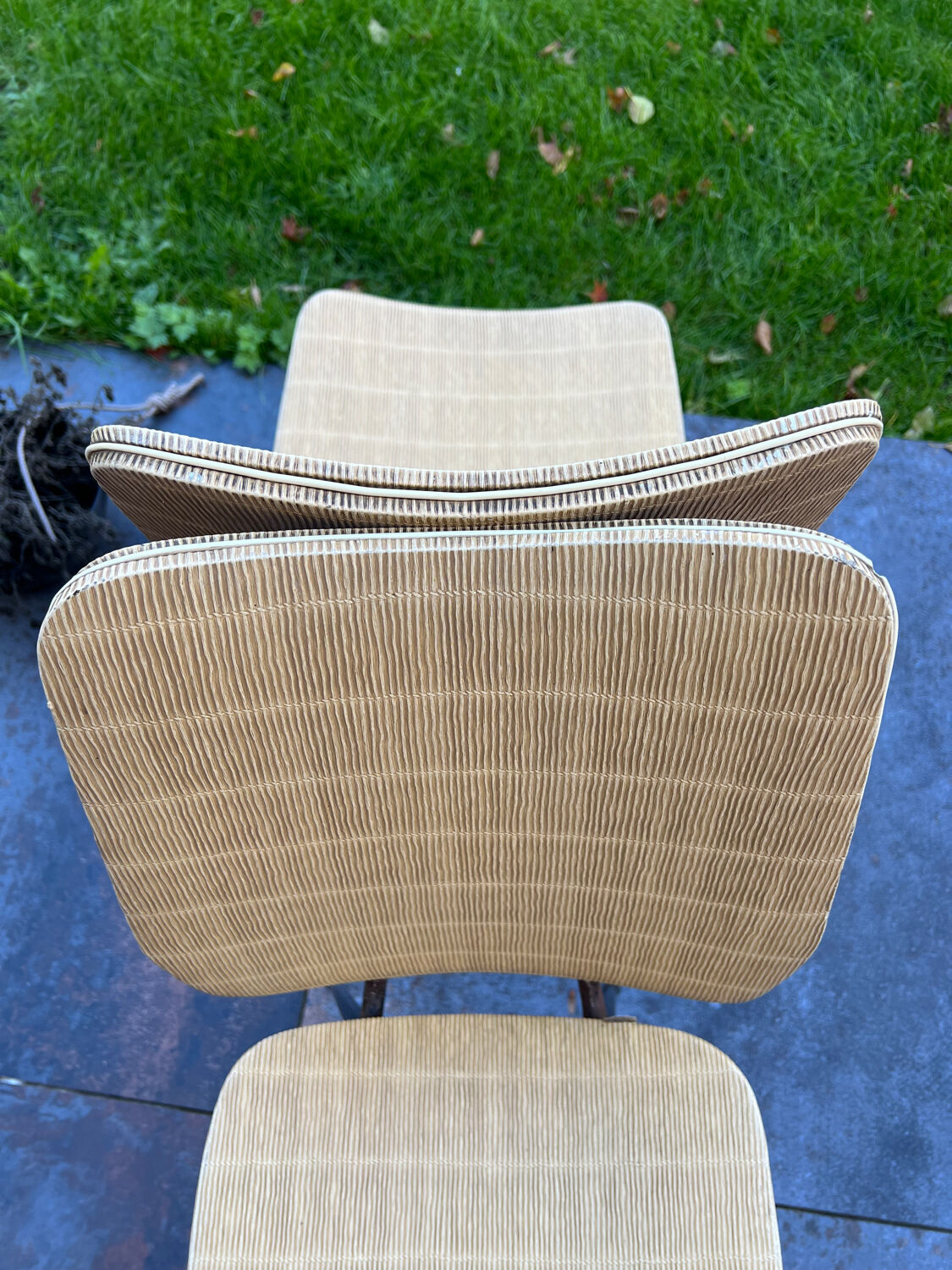 2 chairs and 2 vintage stools from the 60s-70s