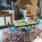 Stretch table set in formica and 4 chairs