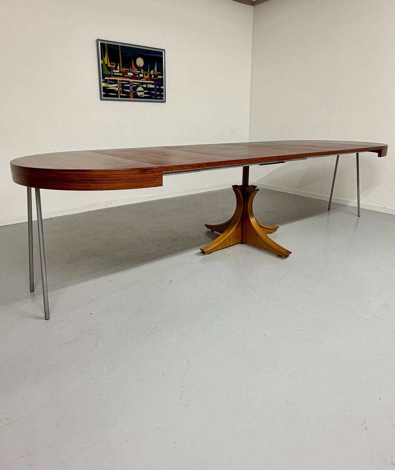 Extendable table with central leg, Italian design by Luigi Bartolini, vintage.