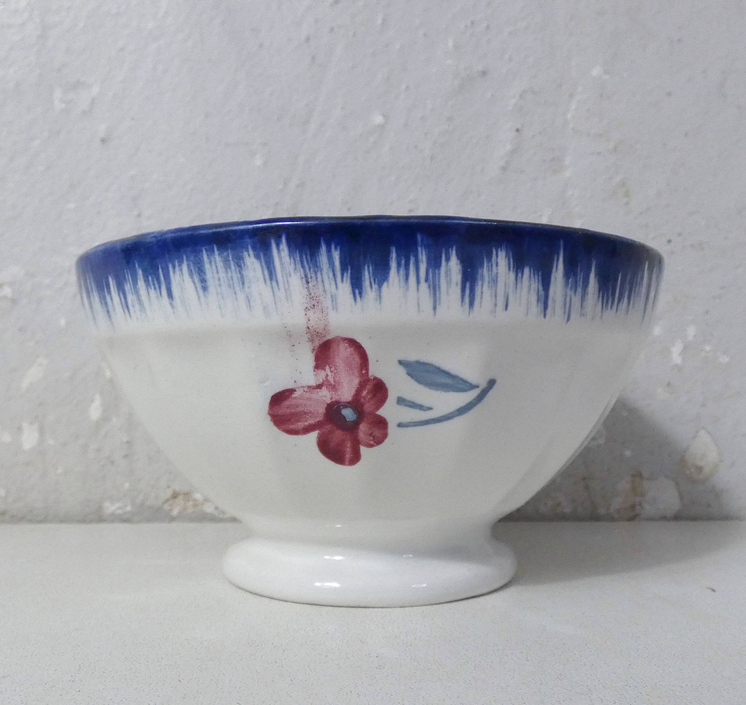 Old small bowl digoin marie lou