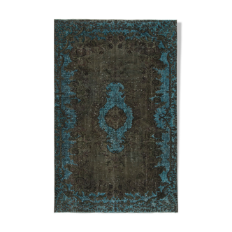 Hand-knotted rug from the 1980s, 172 cm x 271 cm.