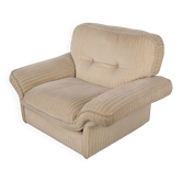 Cream armchair Soffio, Italian design, 1970s, manufactured by Doimo