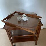Serving Light mahogany English tea table. Beveled windows. circa 1900. Removable glass top.