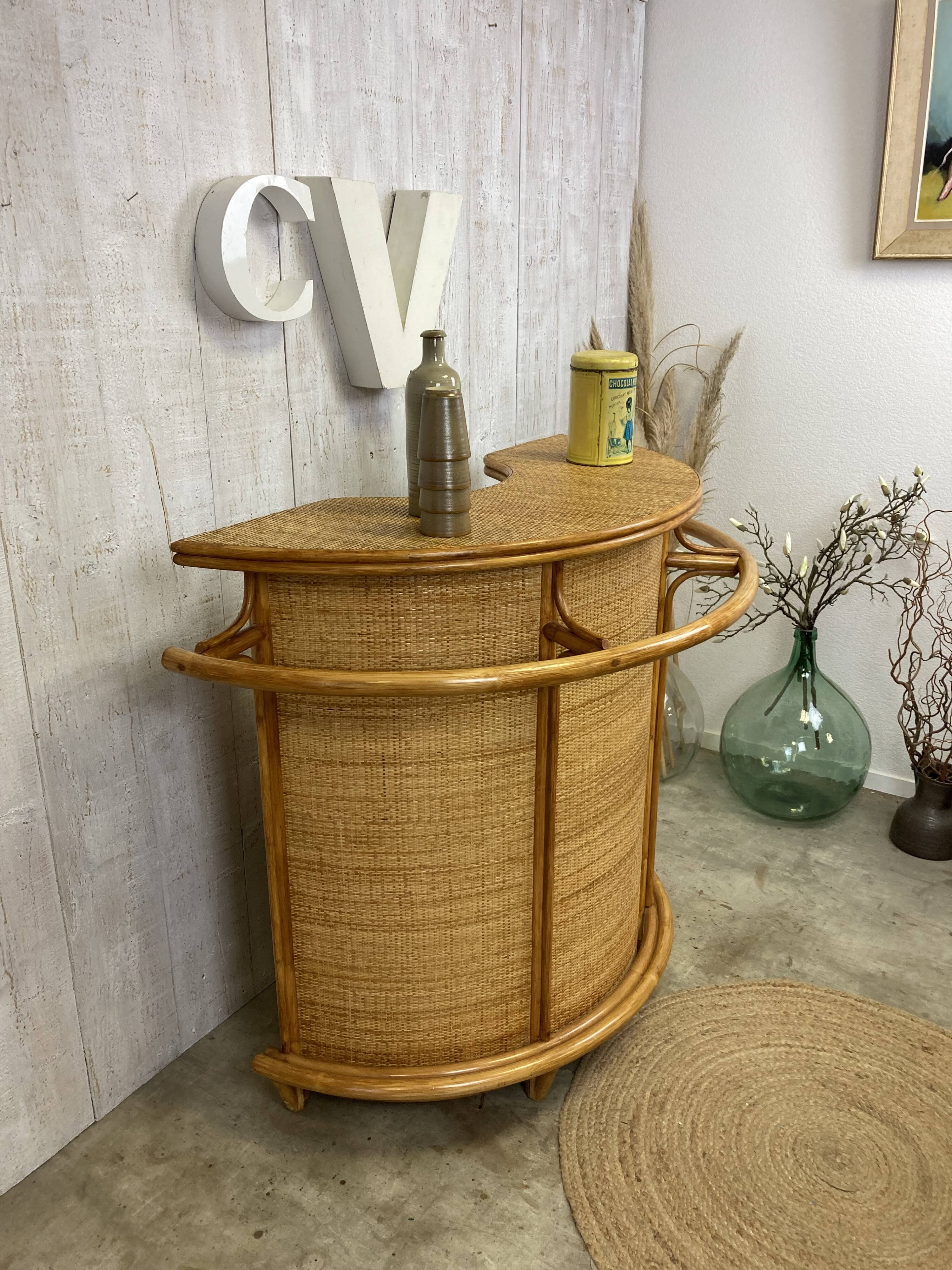 Bar en rotin vintage
