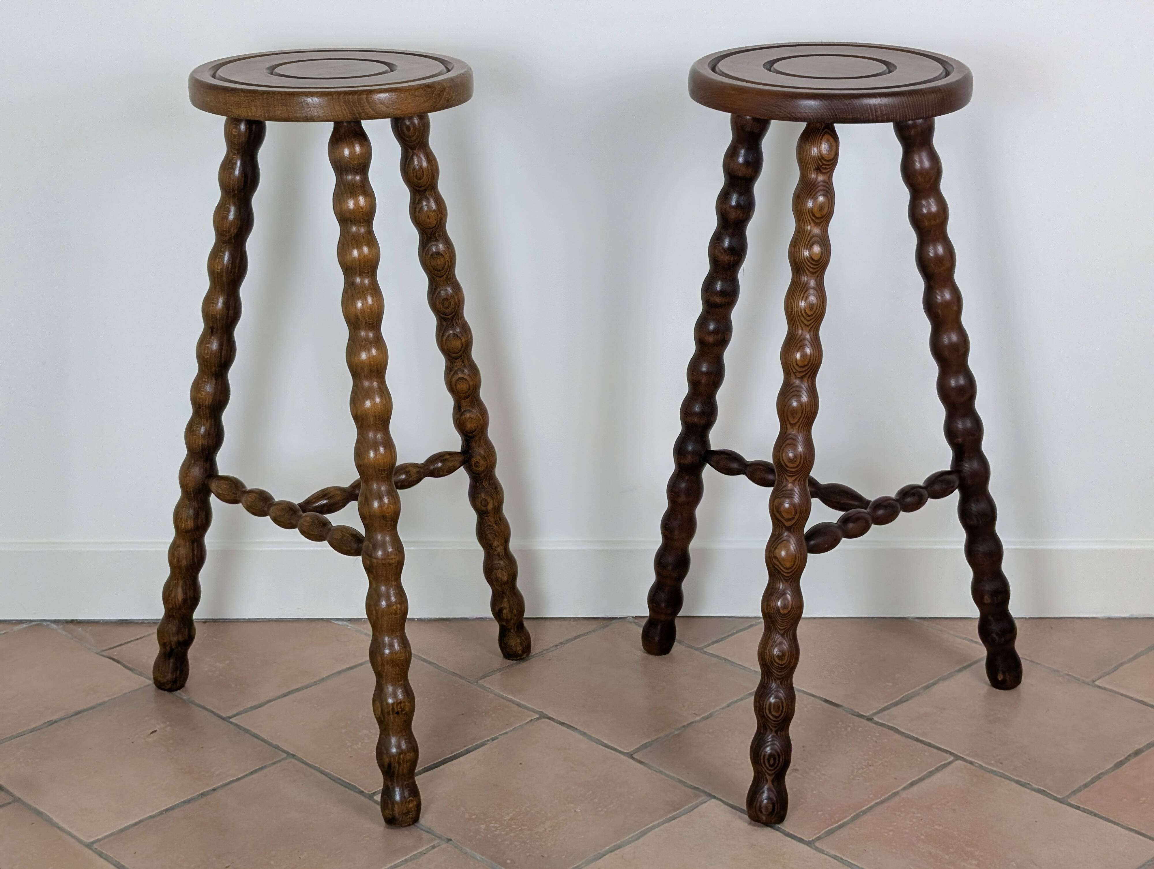 Paire tabourets tripodes