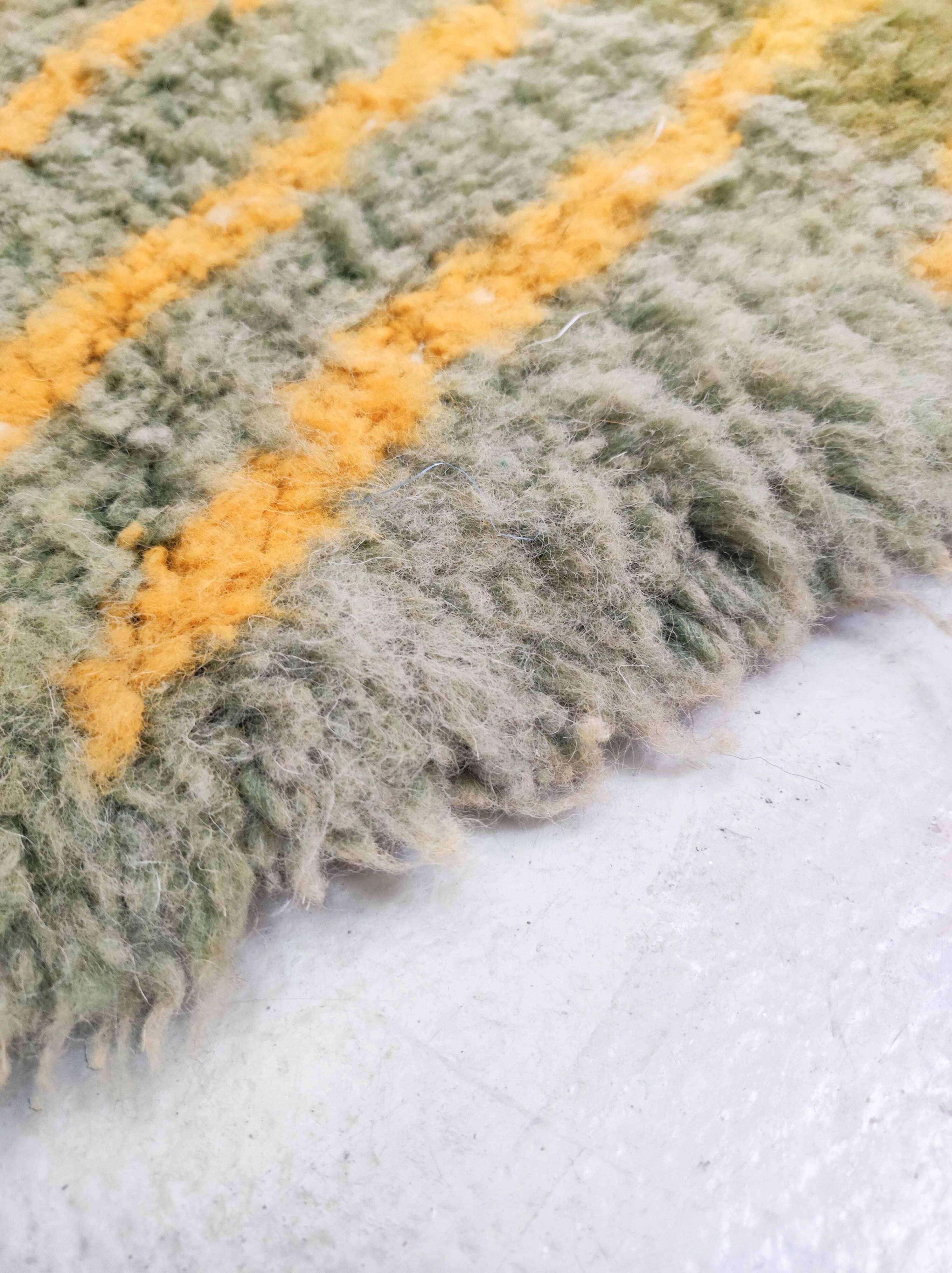 Moroccan Berber carpet Beni Ouarain gray green with yellow patterns 2.55x1.52m