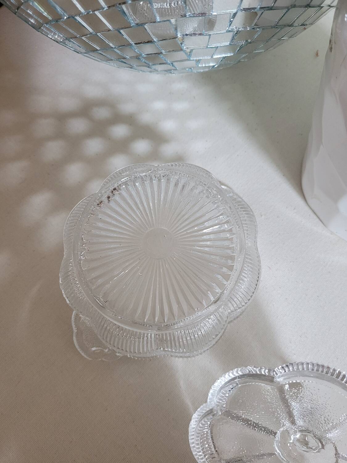 Boîte en verre moulé
