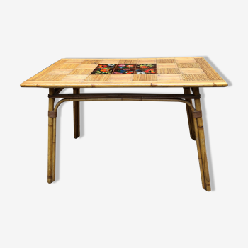 Table vintage bambou, rotin et carreaux de Vallauris