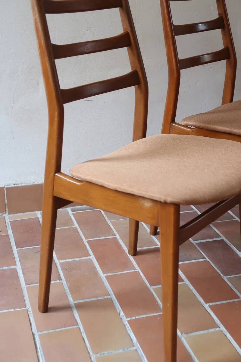 2 vintage Scandinavian wooden chairs from the 1960s.