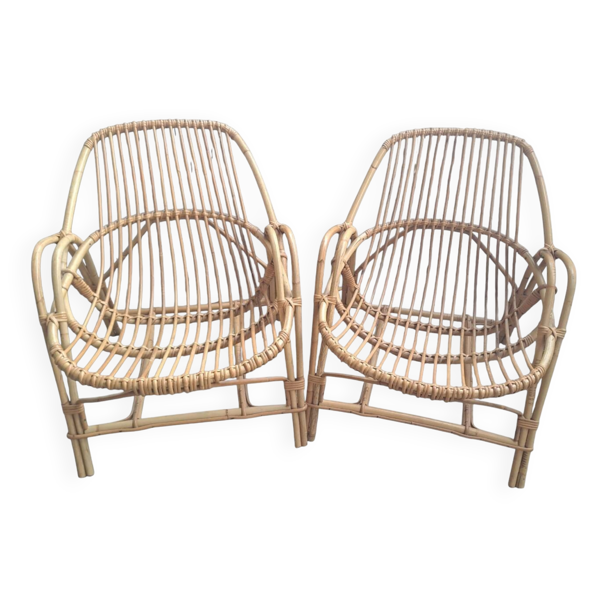 2 rattan armchairs