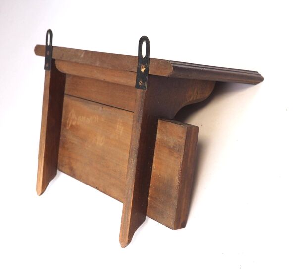 Etagère ancienne avec cadre