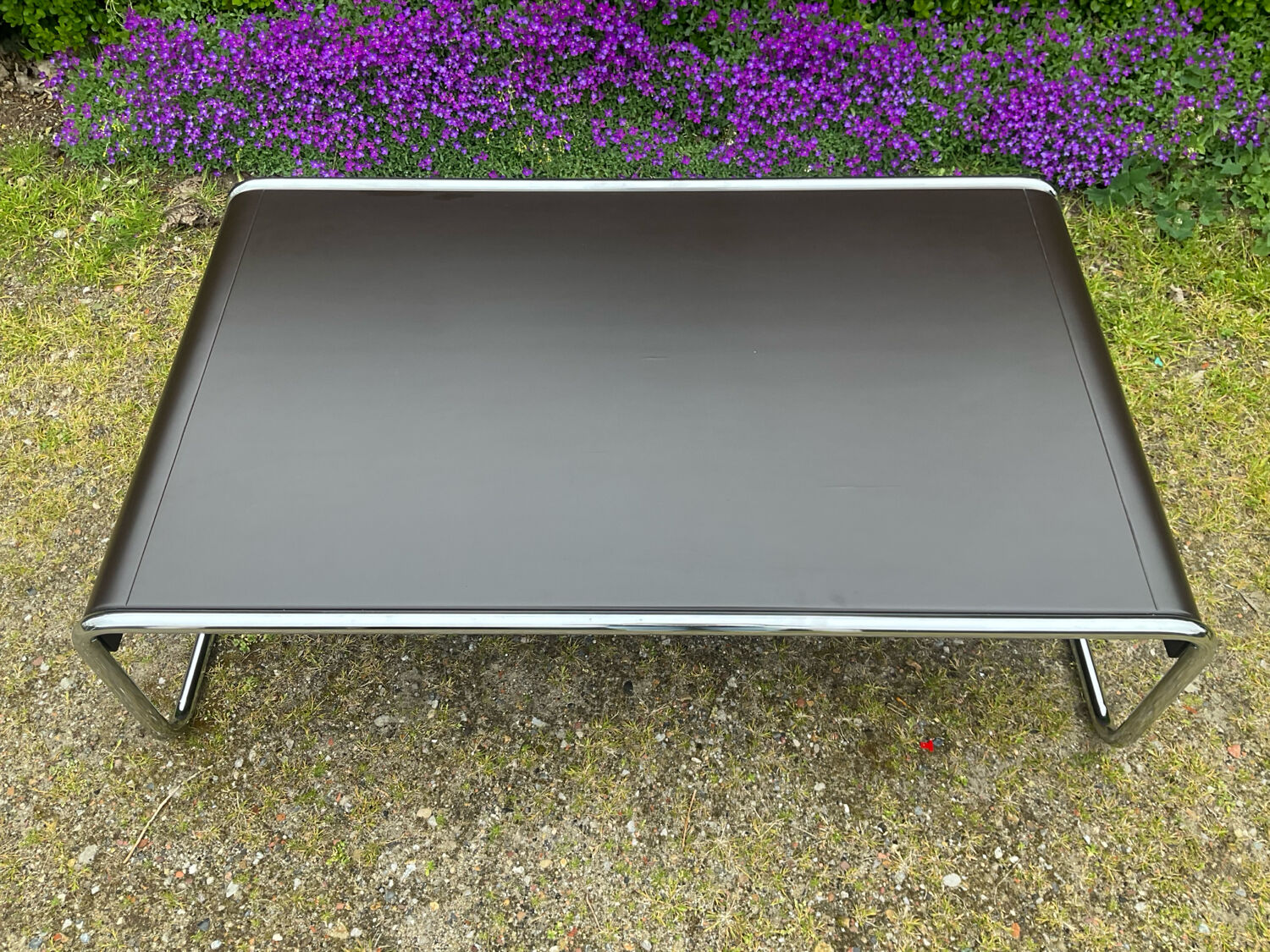 Space Age style coffee table by Marcel Breuer