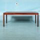 Table basse scandinave vintage rénovée, table moderne du milieu du siècle.