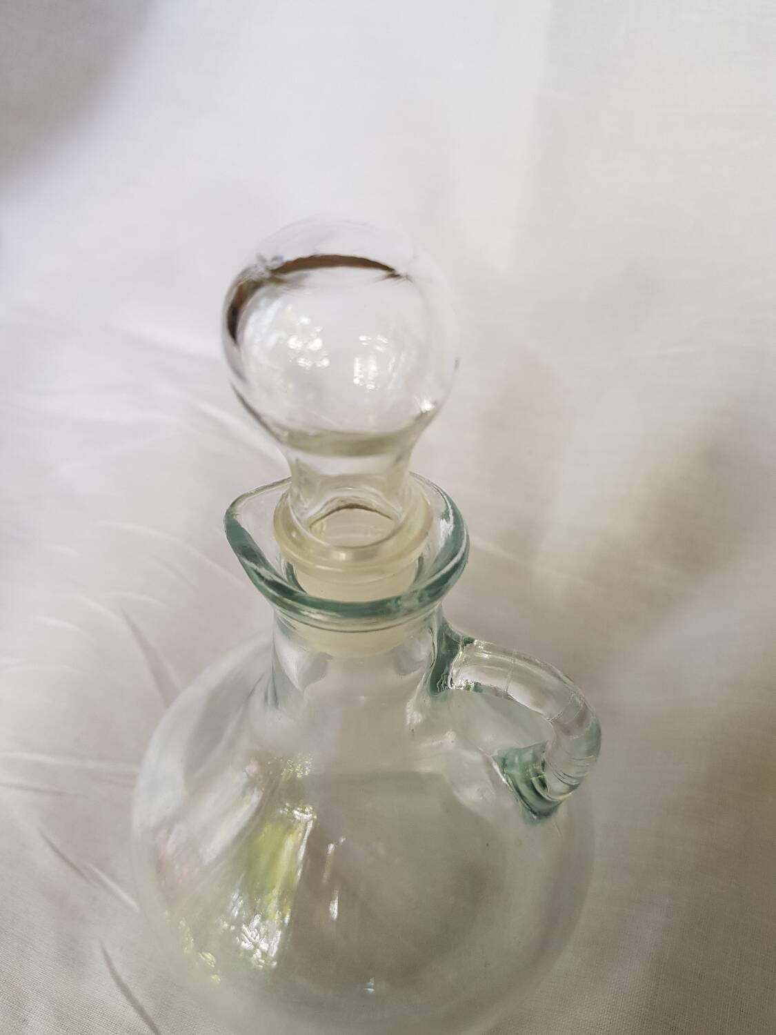Bouteille d'huile en verre vintage
