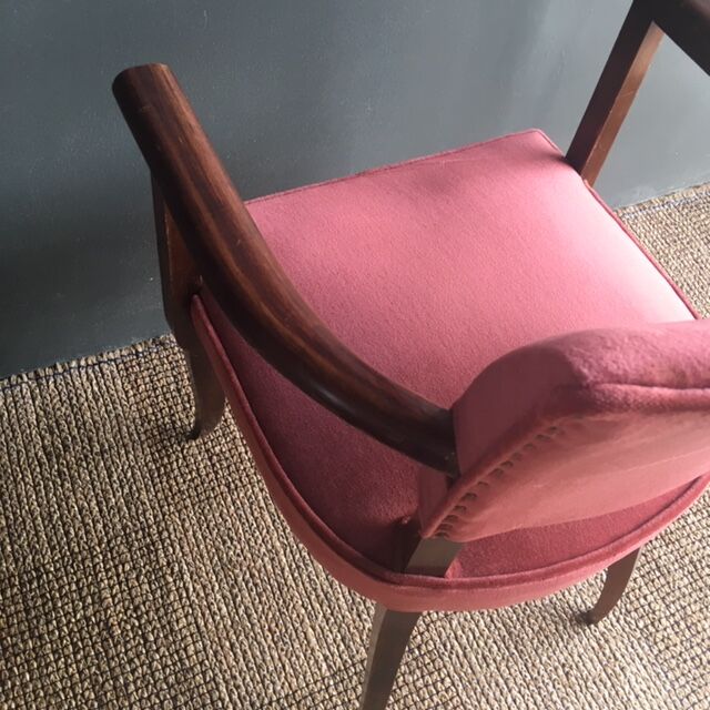 Fauteuil velours rose poudré