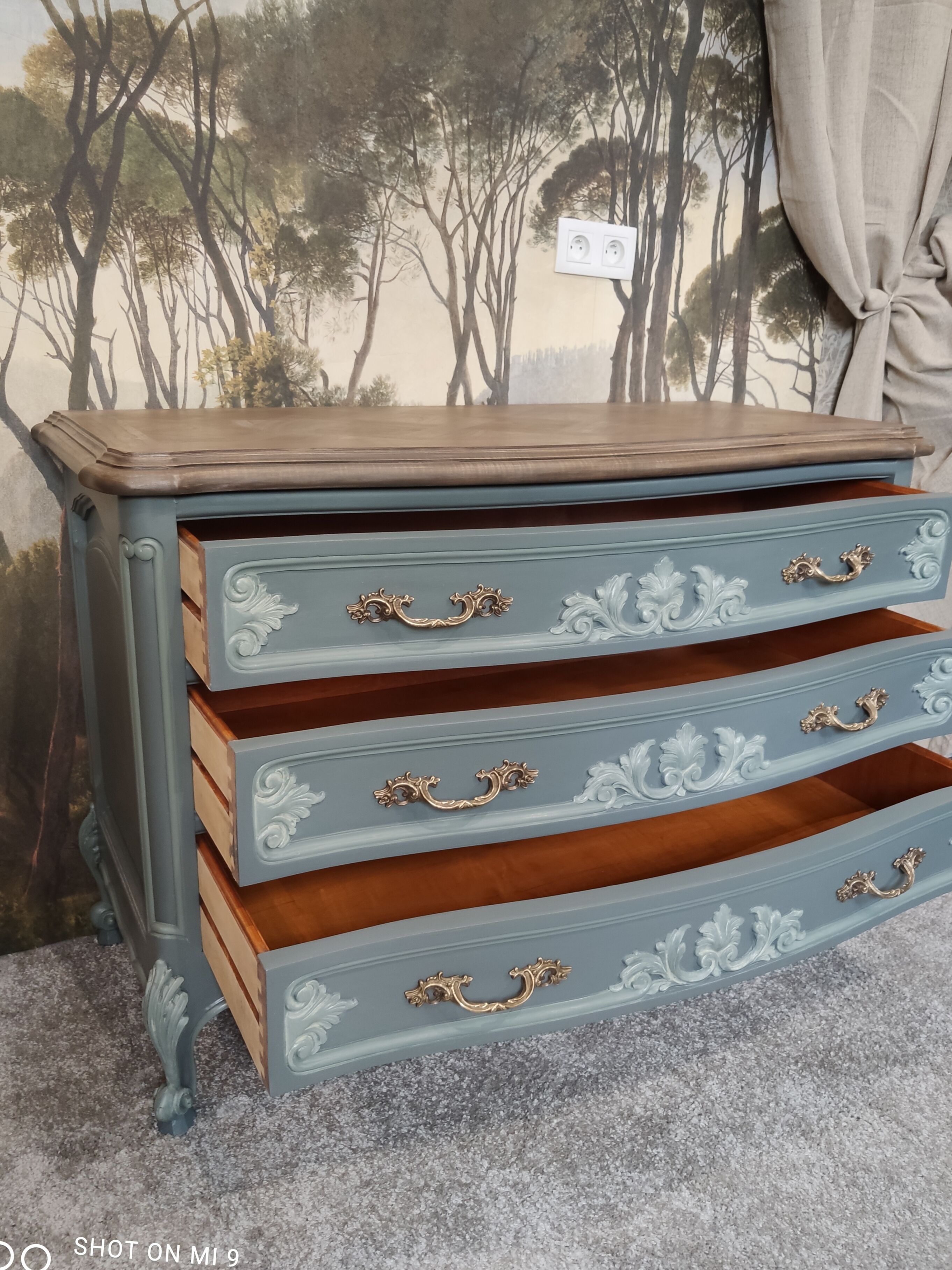 Louis XV dresser