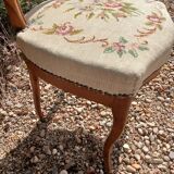 Chaise ancienne tapissée