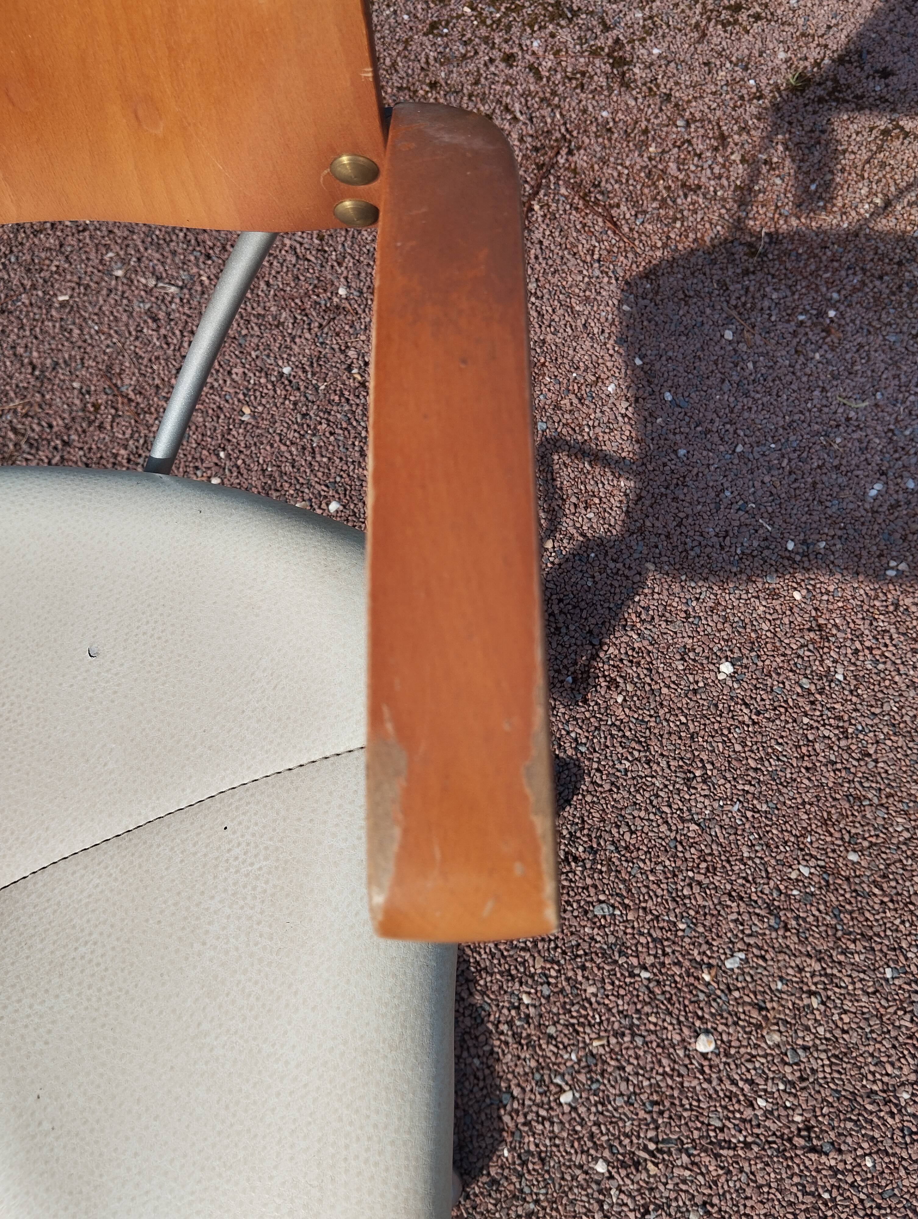 Hairdresser's chair