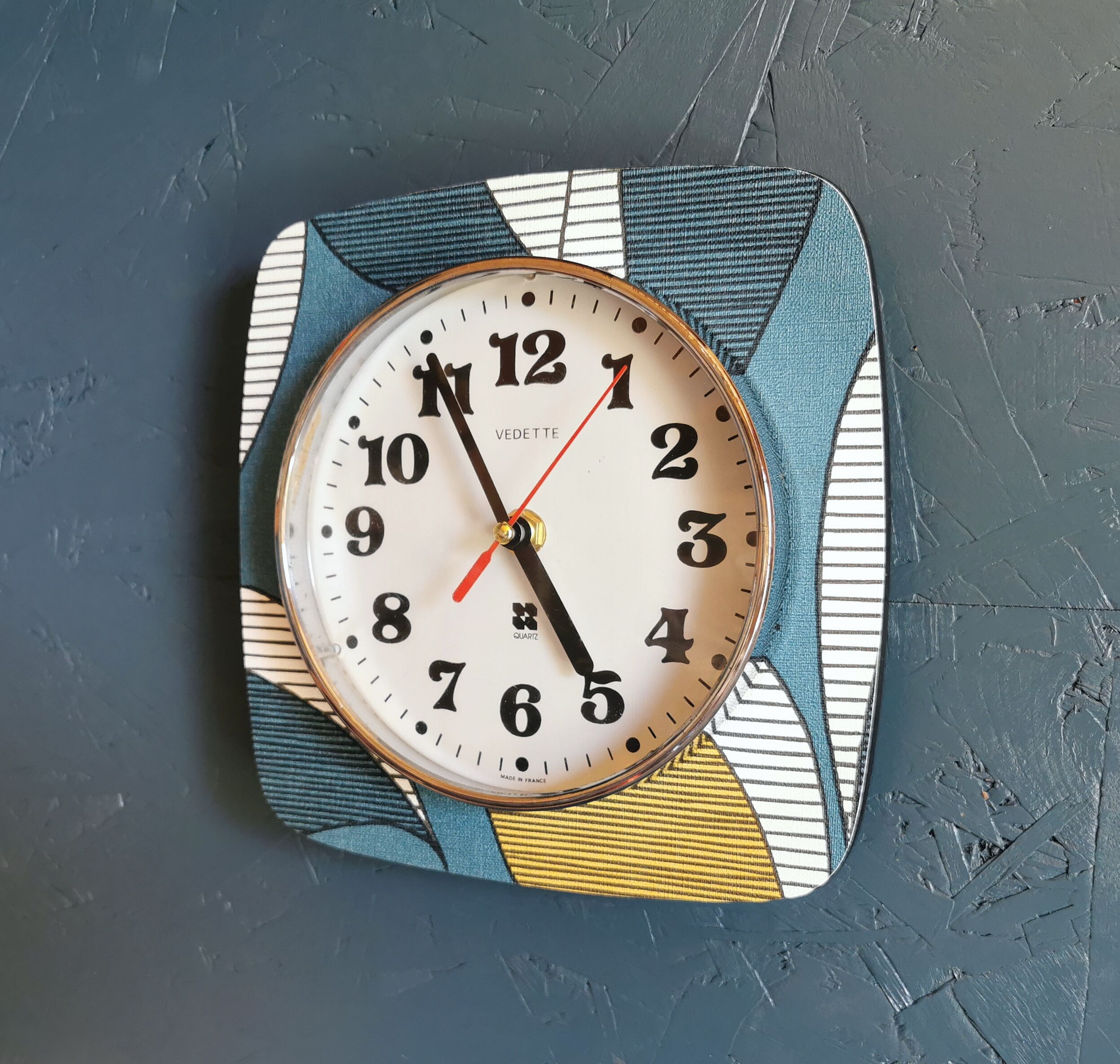 Clock wall clock formica silent square "Star blue white ochre"