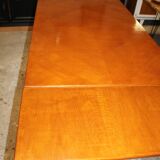 Extendable oak table