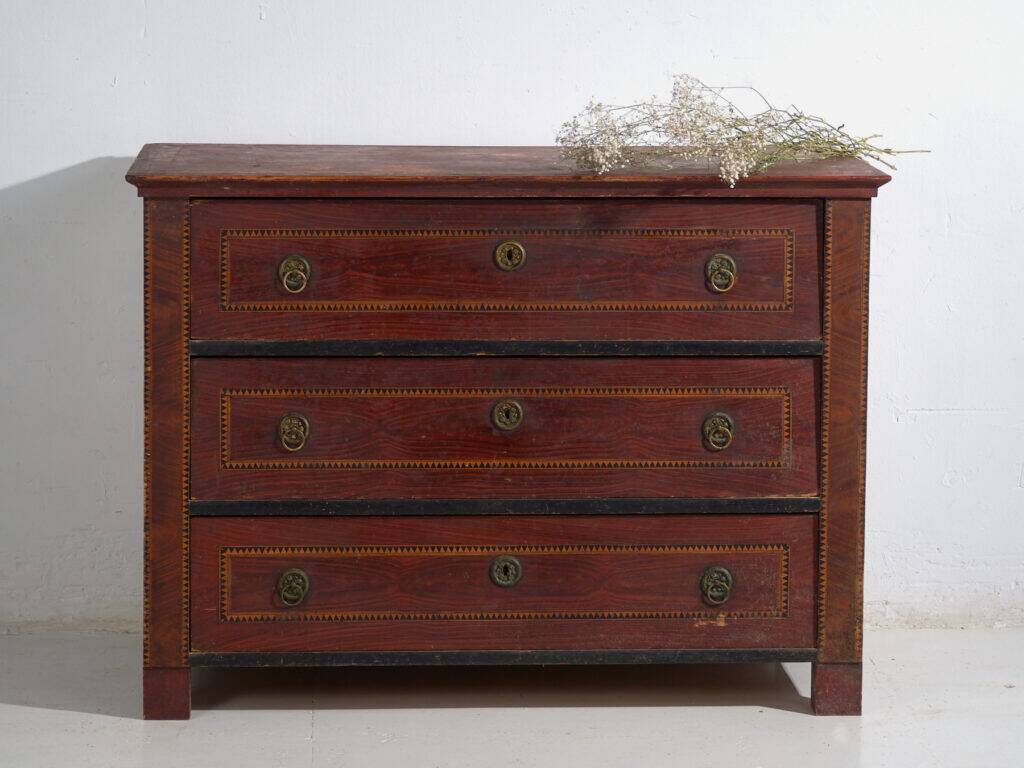 Biedermeier commode from Central Europe in pine with four drawers – Central Europe, circa 1850