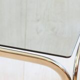 Paire de petites tables d'appoint en verre fumé vintage