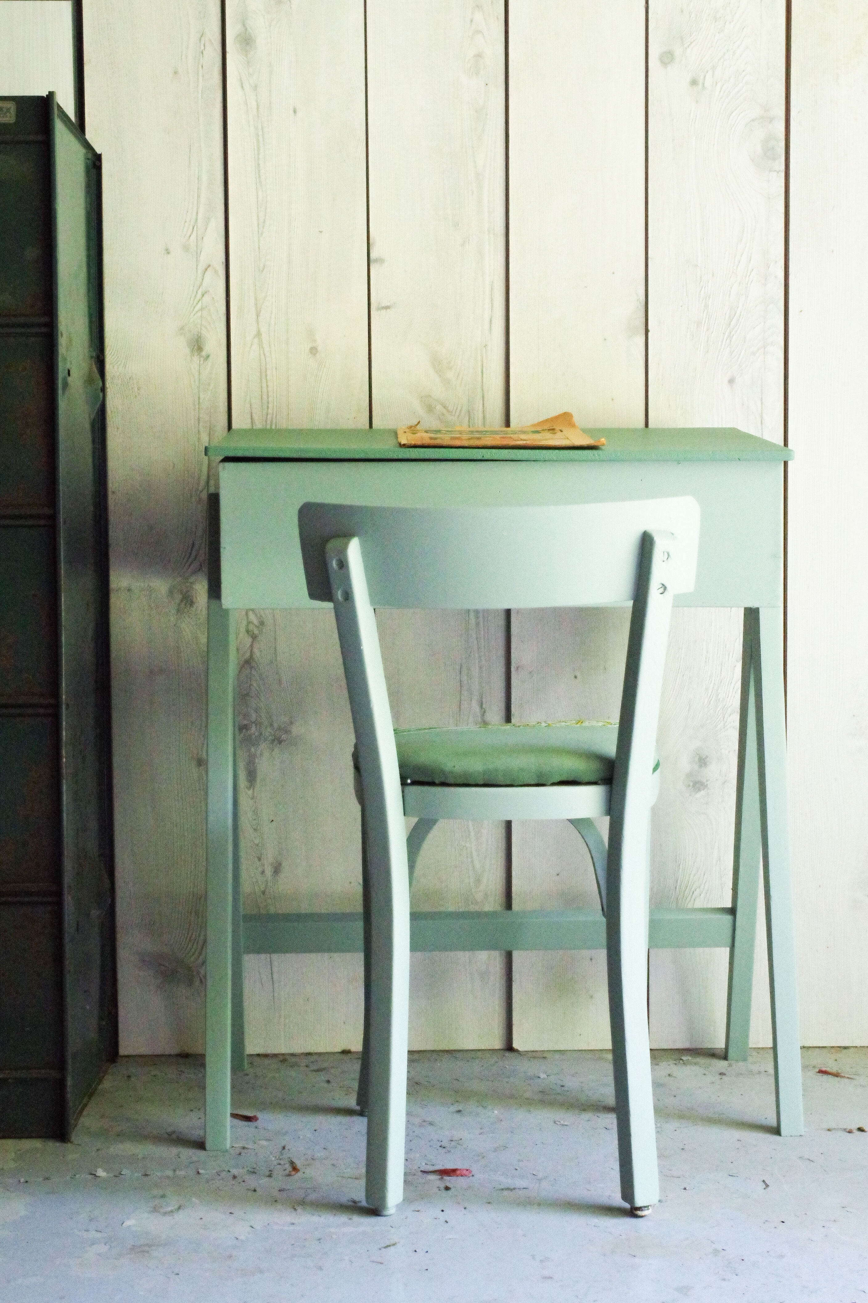 Desk compass feet and vintage Baumann chair revisited